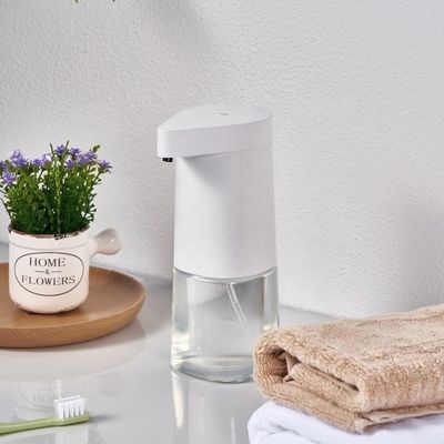 再充電可能な泡ソープ配給器 壁掛け デスクトップ ハンドセニタイザー 触れない霧スプレー 使い捨て